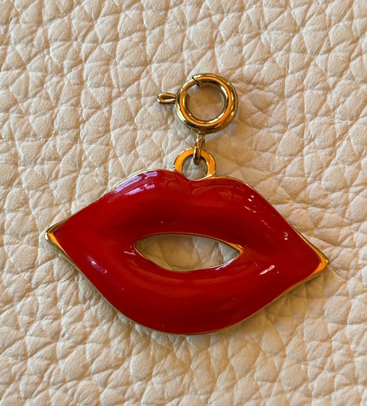 The Kiss Charm 💋 | Stellina Charm World